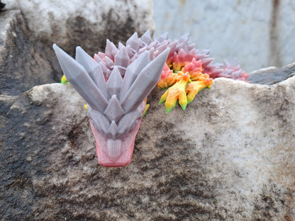 Regenbogen Baby Drache beweglich Edelstein Kristall Drache 3D gedruckt - articulated Dragon - Schreibtischspielzeug - leuchtende Farben